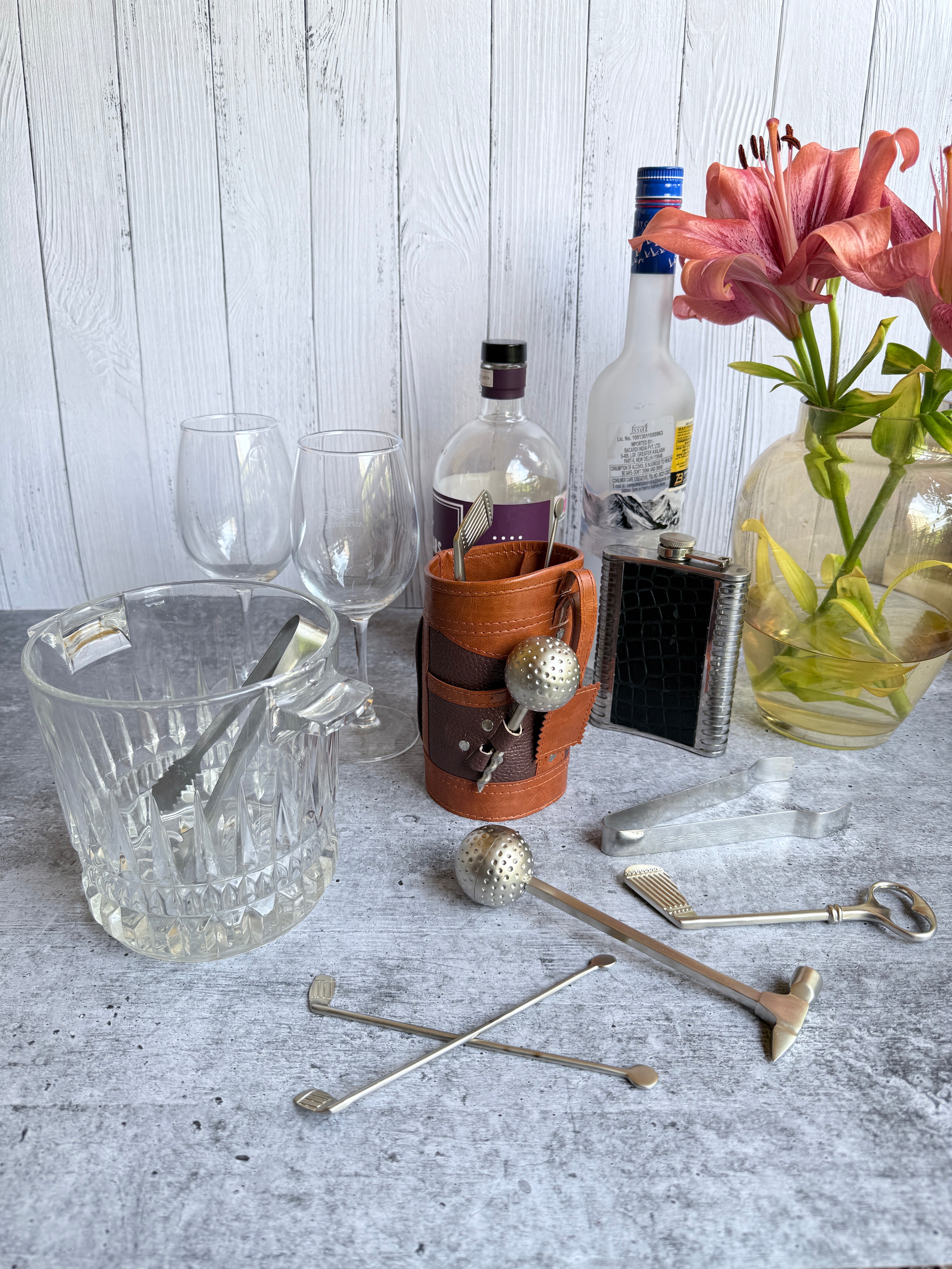The Golf Bar Accessories Set